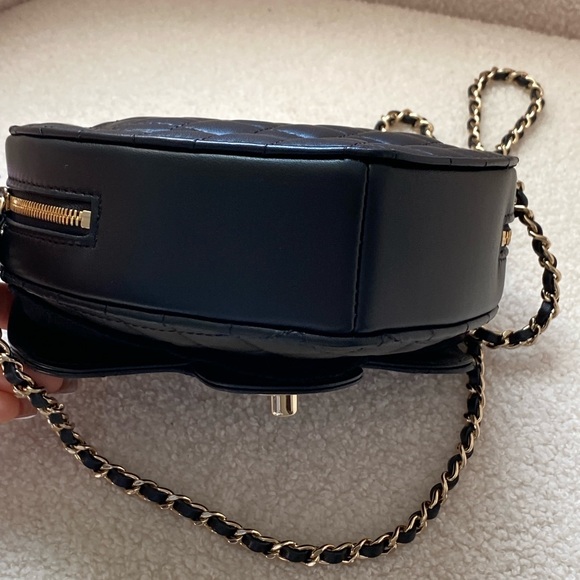 CHANEL Large Heart Bag black CC 22S Lambskin Leather Crossbody NEW Authentic - Picture 8 of 16